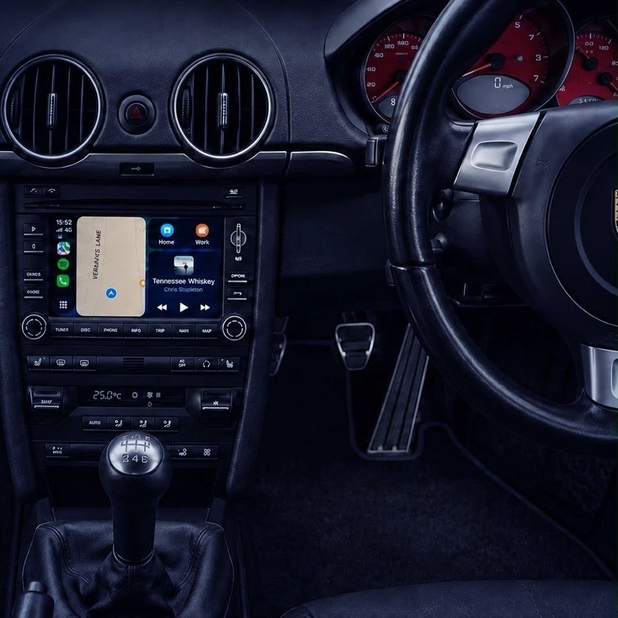 The Interface Module fitted in a Porsche PCM 3.0/3.1 Interface Module dashboard